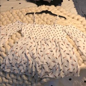 Torrid shirt w/ off shoulder bell sleeves. Size 1